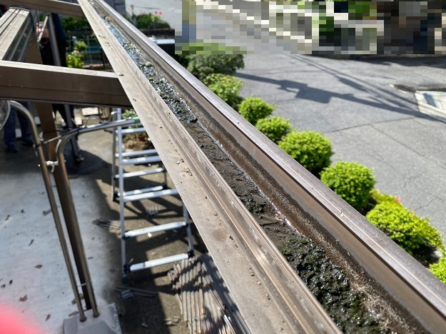 稲美町で残された波板屋根のフレーム